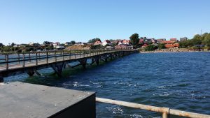 Gångbro till hamnen i Arnager